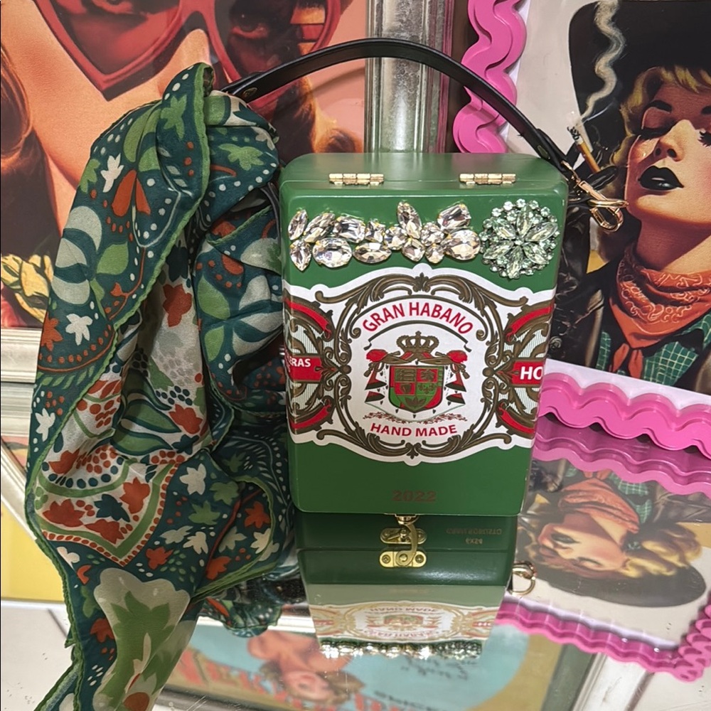 Custom Cigar Box Purse - Picture 2 of 4
